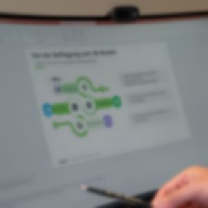 Bild von einem Bildschrim mit einer Präsentation zum Thema Dateninteration